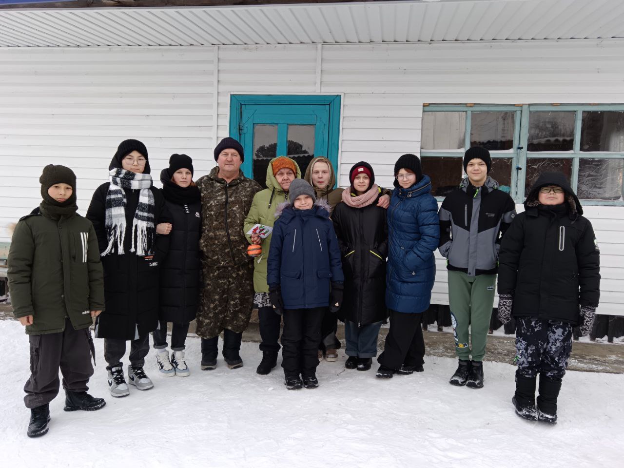 поздравление бушек и дедушек с новогодними подарками.